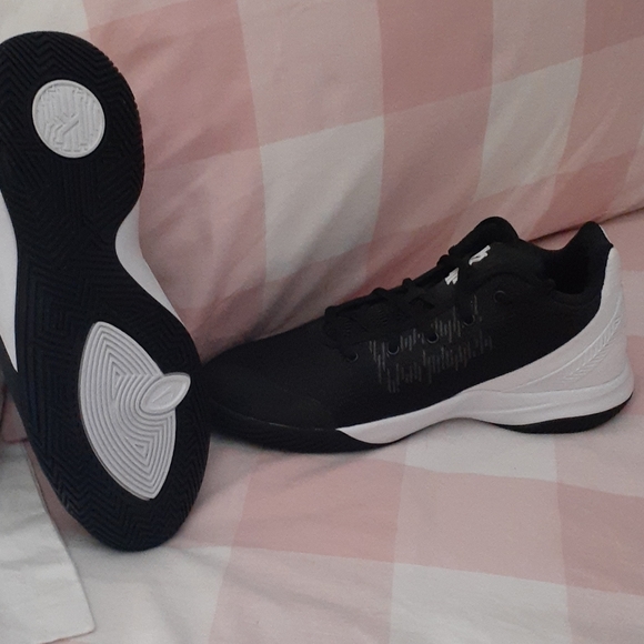 Nike - Picture 4 of 5